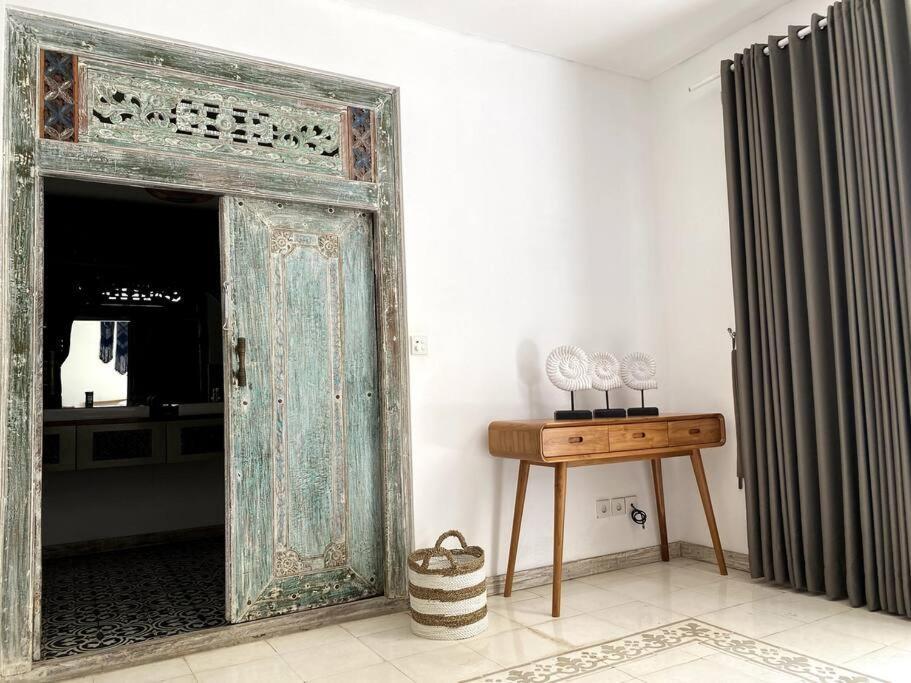 Villa Biru - 500M Batubelig Beach تْشانغو المظهر الخارجي الصورة