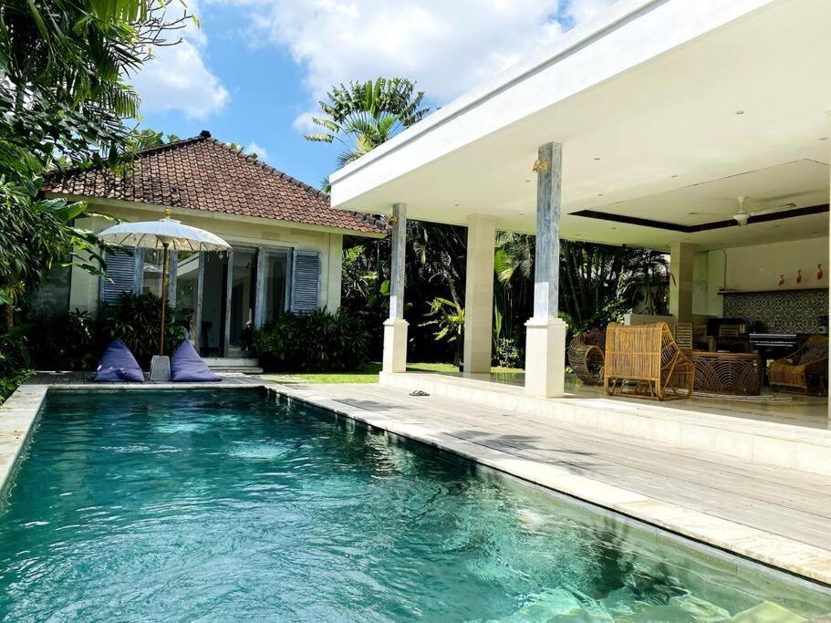 Villa Biru - 500M Batubelig Beach تْشانغو المظهر الخارجي الصورة
